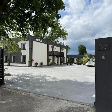Tempo Boutique Hotel Buzău Exterior foto